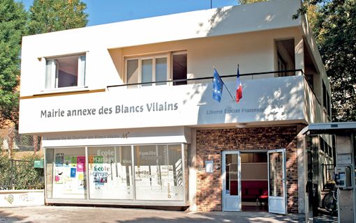 La mairie annexe des Blancs Vilains à Montreuil