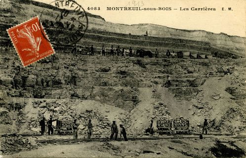 Carte postale d’ouvriers travaillant dans les carrières au début du XXe siècle ©Coll. Musée de l’Histoire vivante
