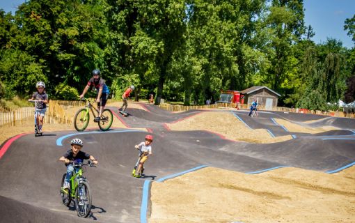 Chemins de la glisse : des session d'initiation et de perfectionnement encadrées par un rider professionnel de BMX