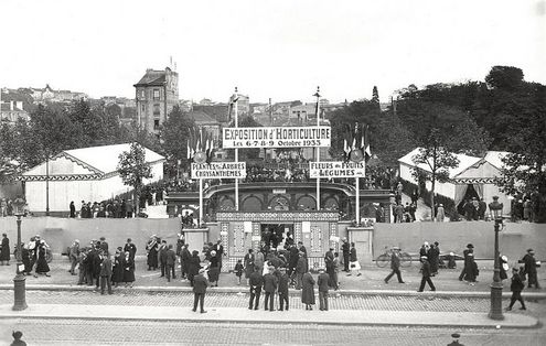Fonds SRHM : vue de l'exposition de 1933 depuis le chantier de la nouvelle mairie